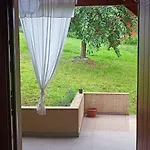 Nad Vinnym Sklepom Pouzdrany